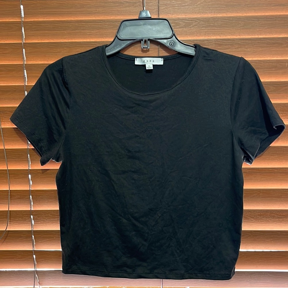 Gaze crop top